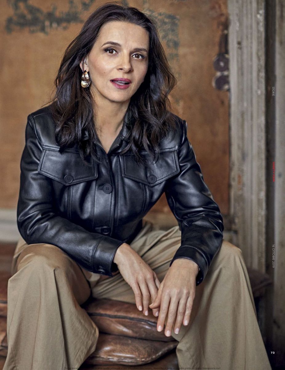 926x1200 Juliette Binoche Wallpaper