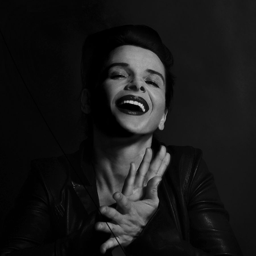 900x900 JULIETTE BINOCHE FROM A TO Z