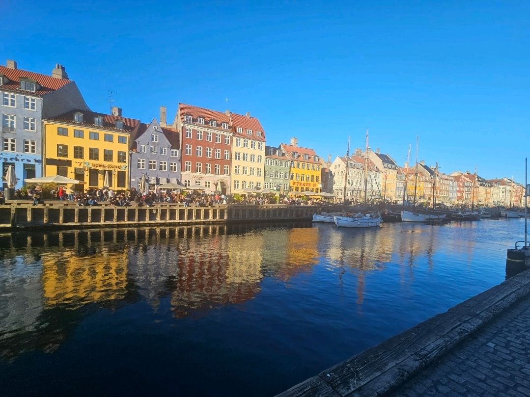 1079x809 Nyhavn: A Beautiful Afternoon in Copenhagen's Most Charming Harbor ✨
