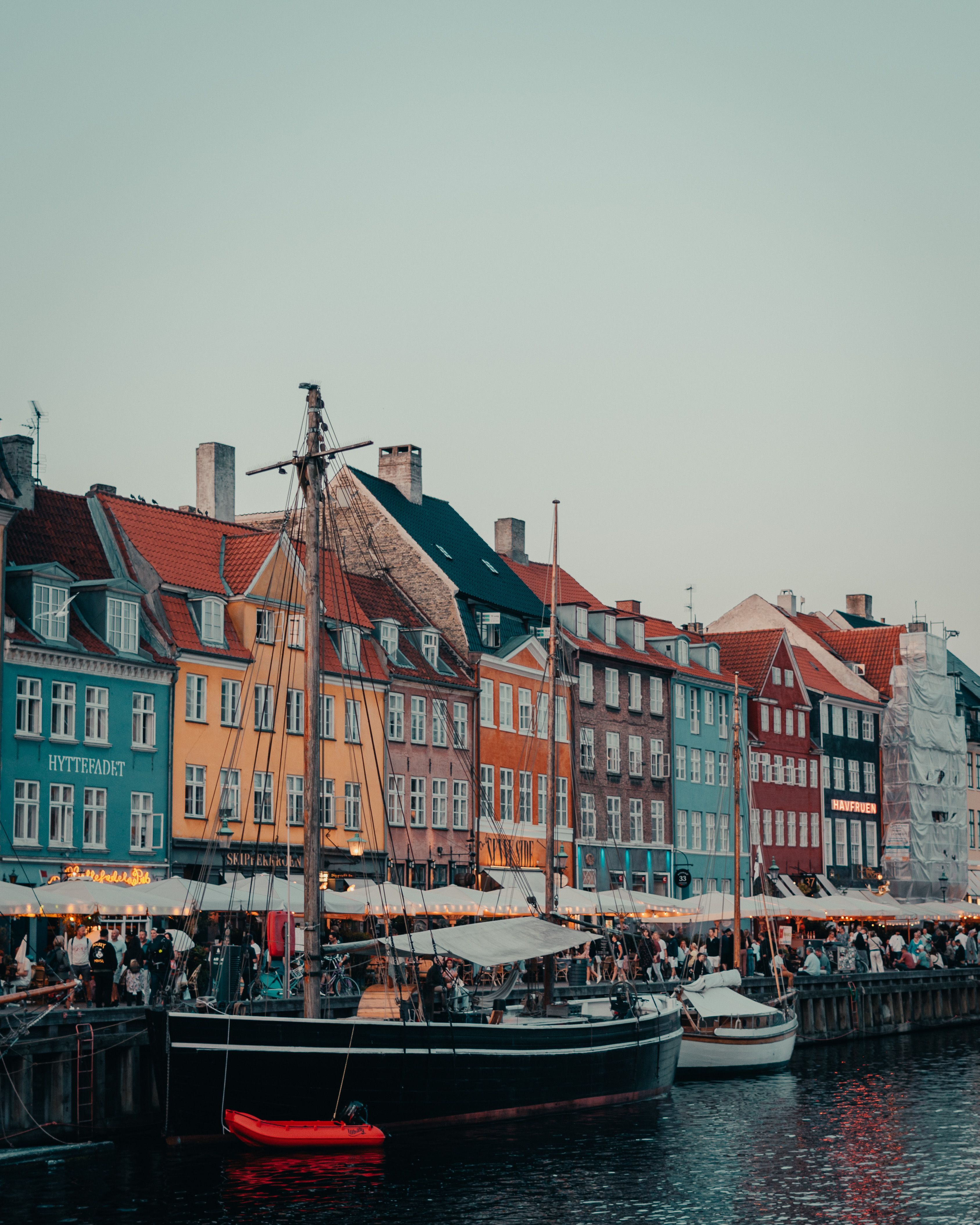 3375x4219 Vibrant Nyhavn Waterfront in Copenhagen · Free