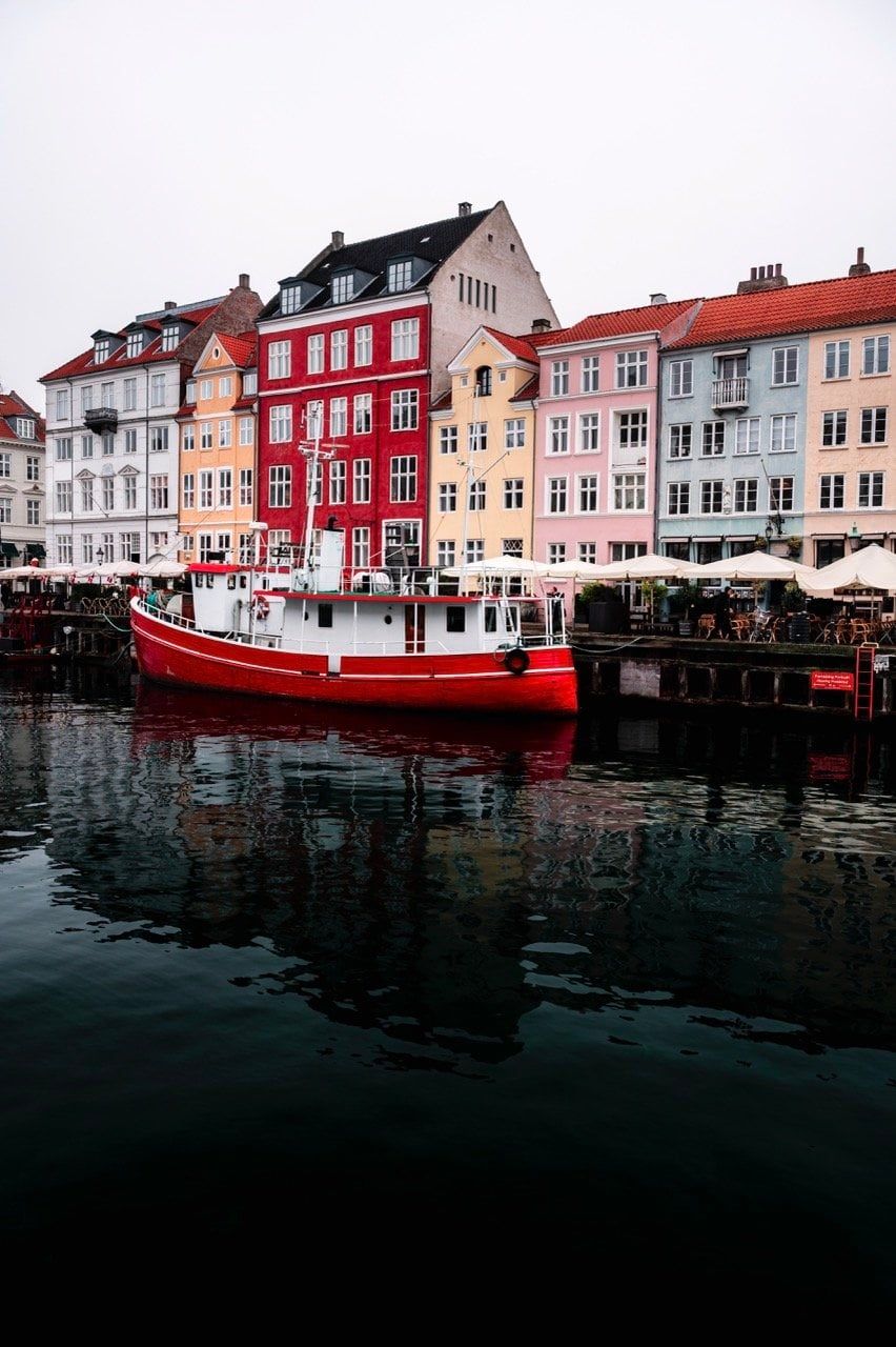 852x1280 A Local's Photography Guide to Nyhavn, Copenhagen in the North