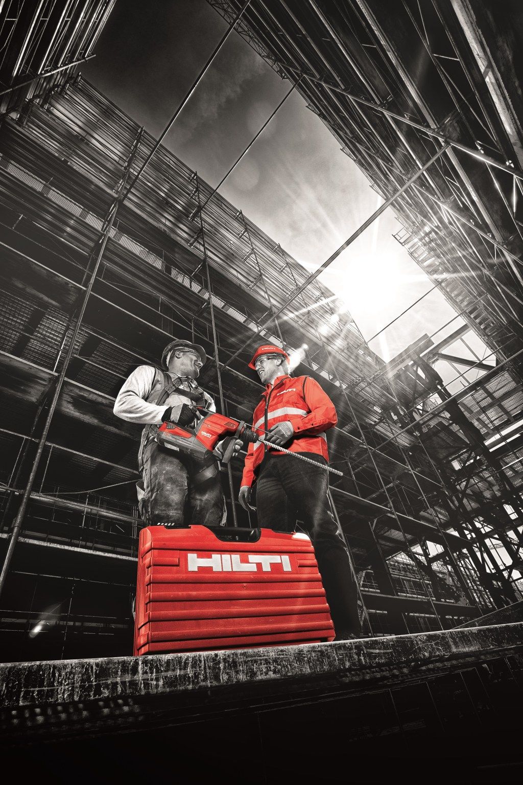 1024x1536 Hilti) 2017'de, Türkiye'deki MAĞAZA sayısını 15'e çıkarıyor!