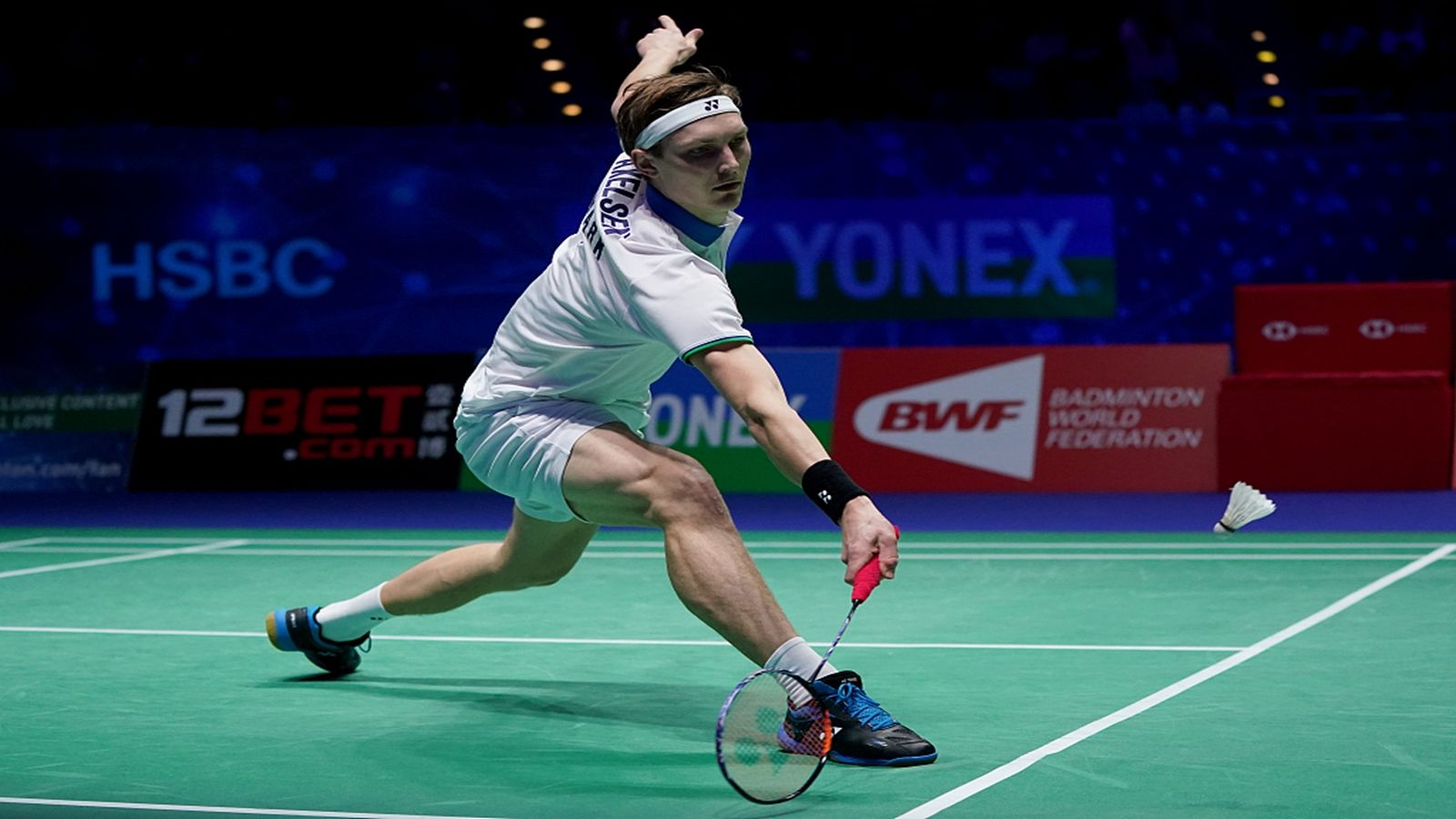 1600x900 Viktor Axelsen PC Wallpaper