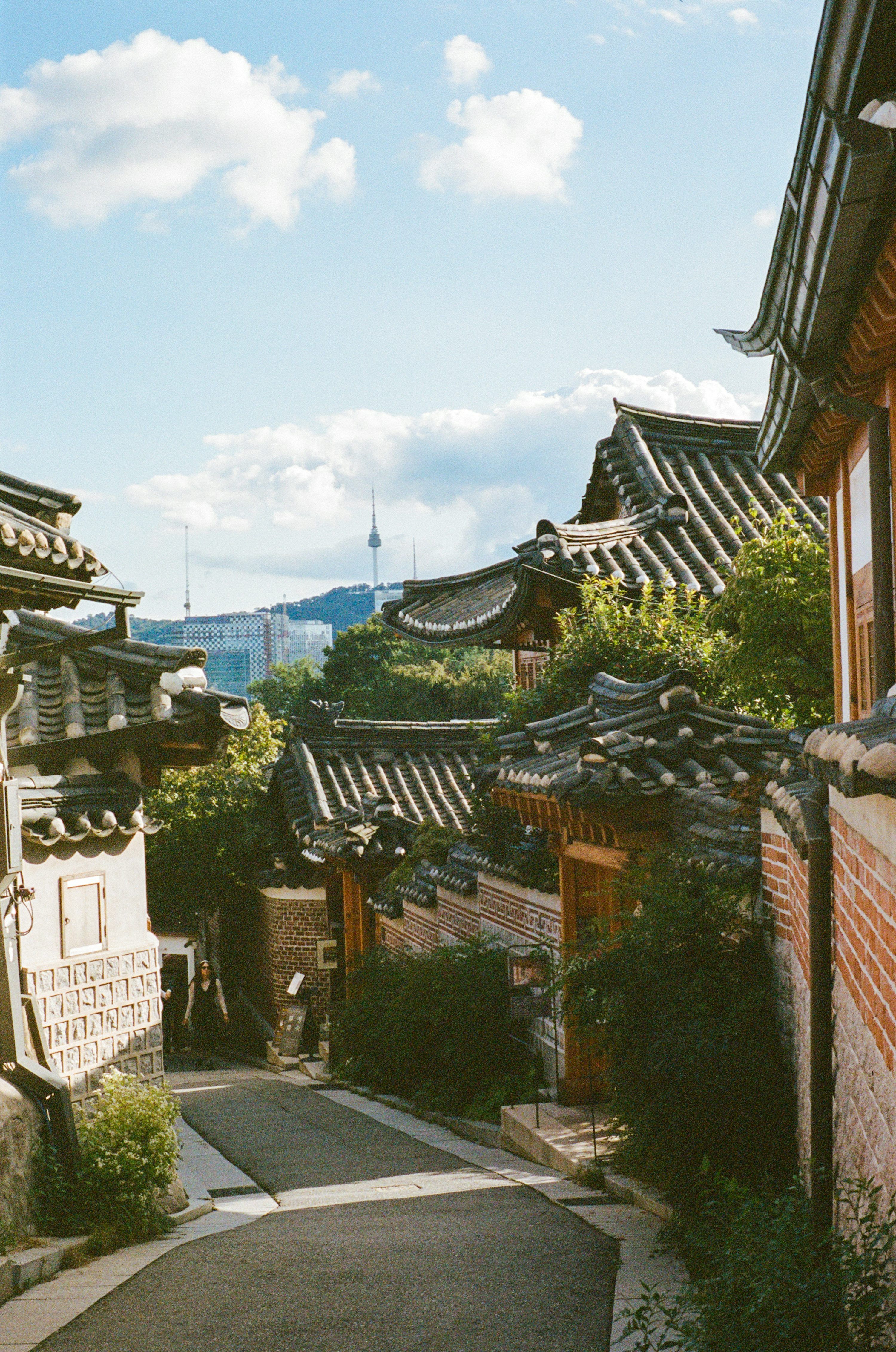 3000x4526 Bukchon Hanok Village Picture. Download Free Image