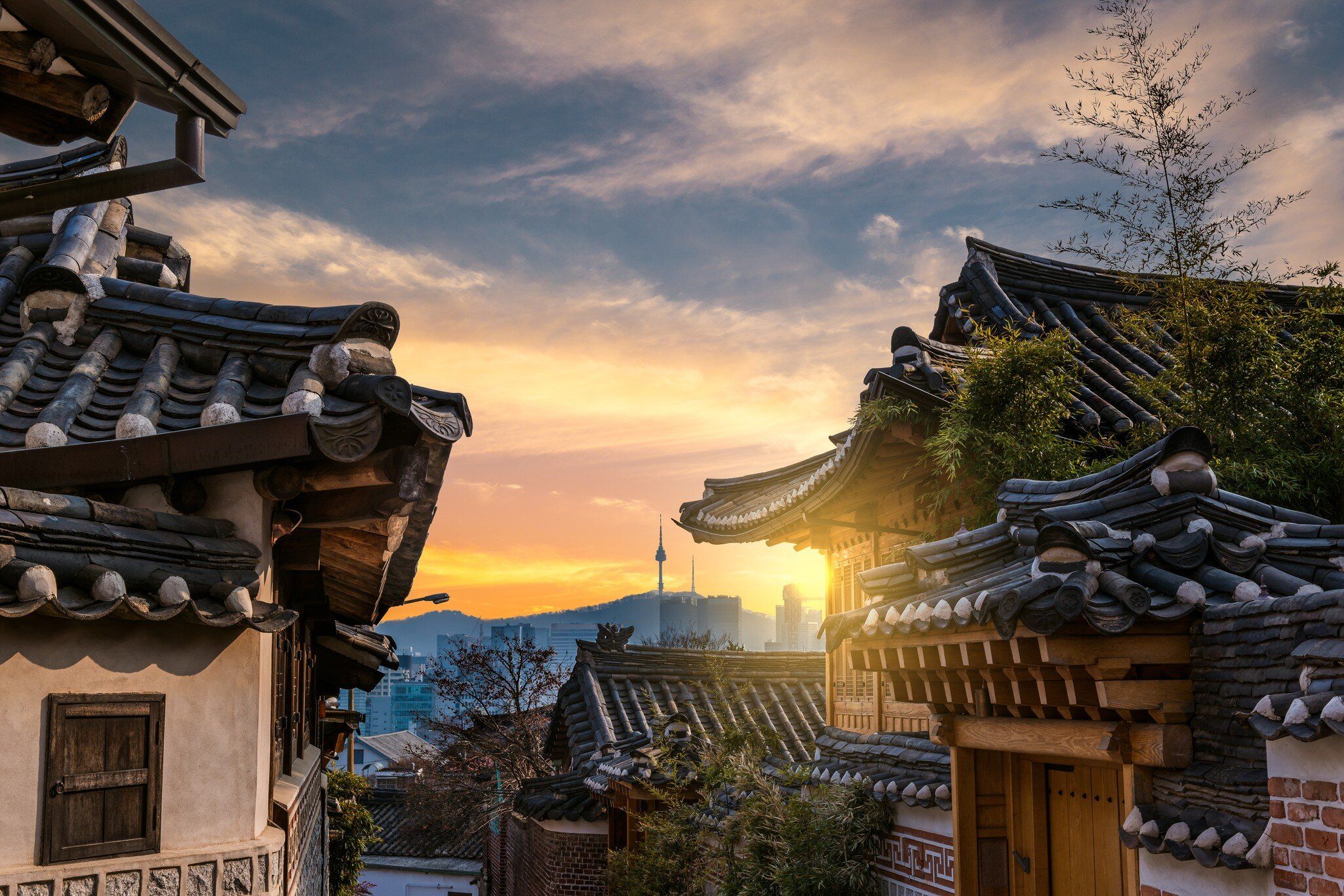 2050x1368 Bukchon Hanok Village. Seoul, South Korea