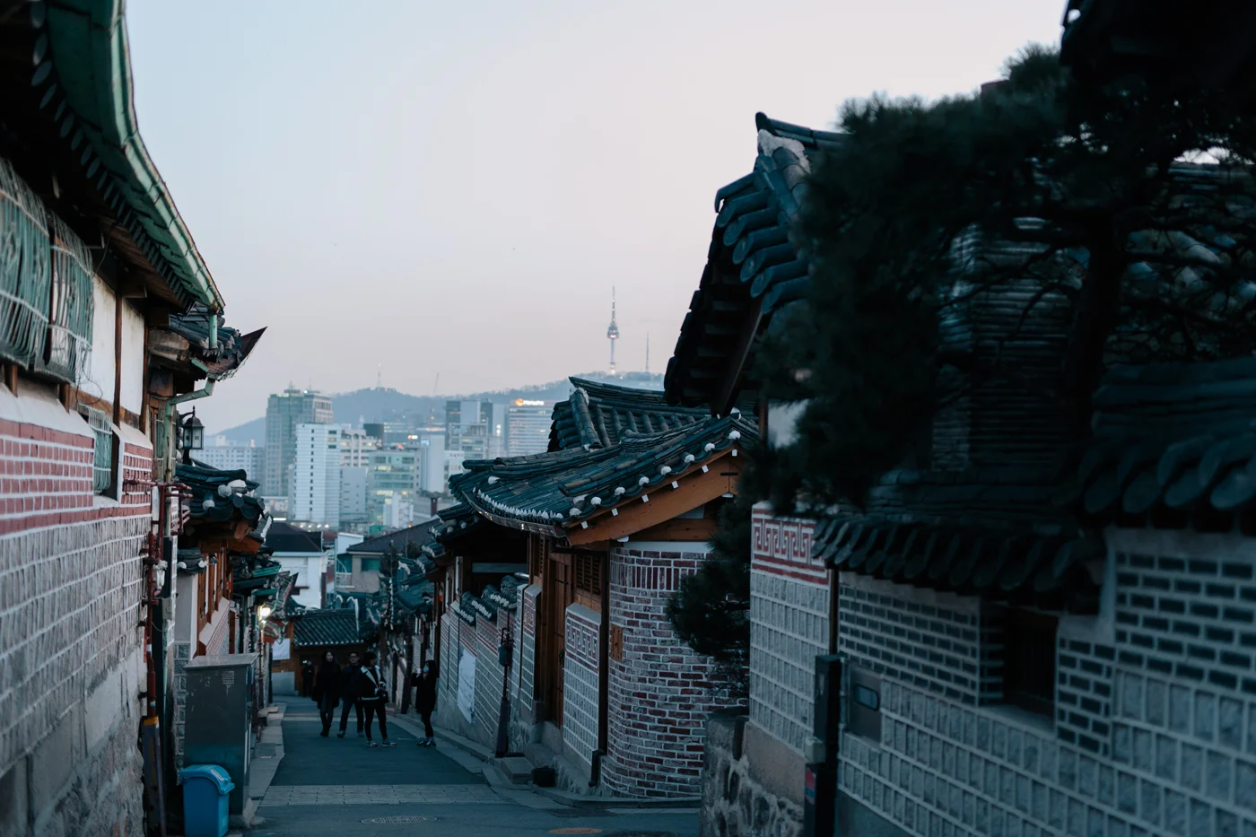 1400x933 Bukchon at Sunset