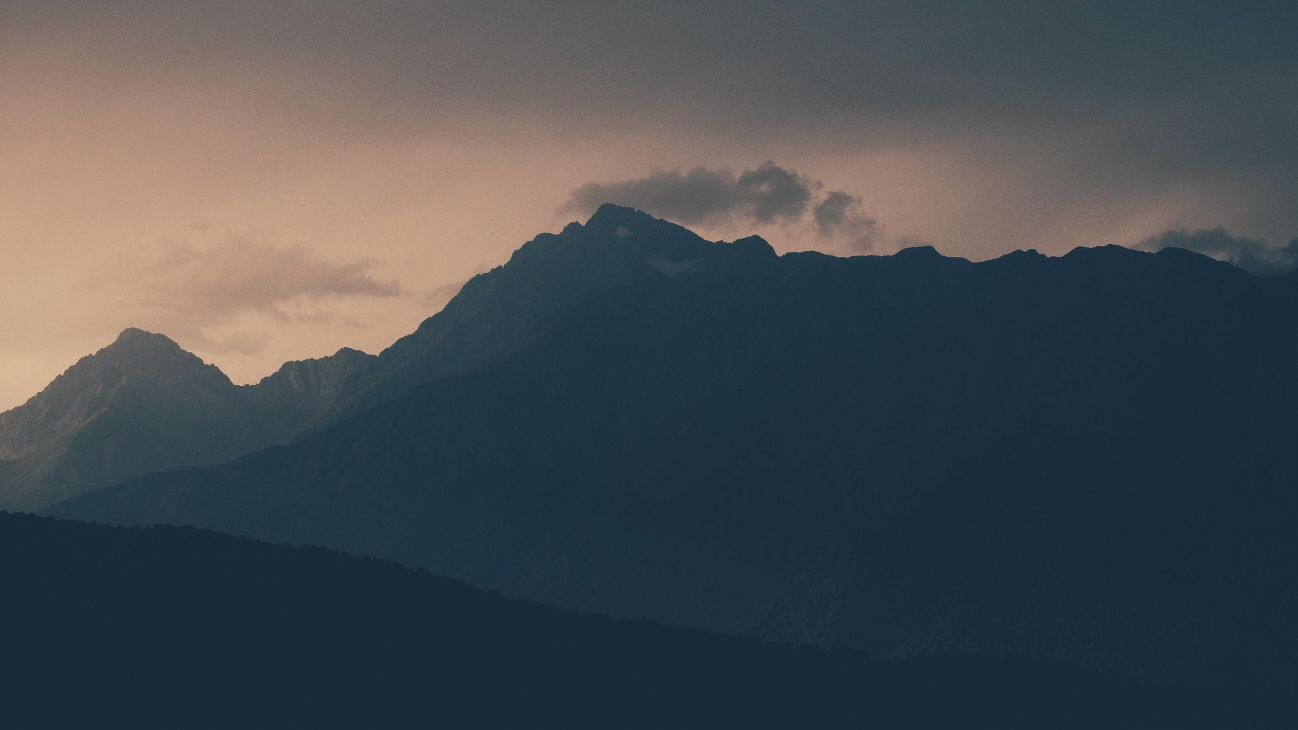 2560x1440 Mountain [2560 x 1440]