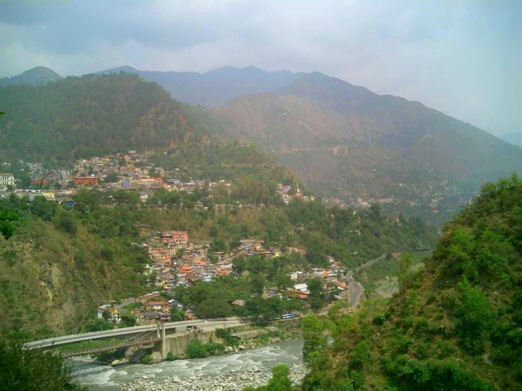 1024x768 Chamba from across the river, Himachal