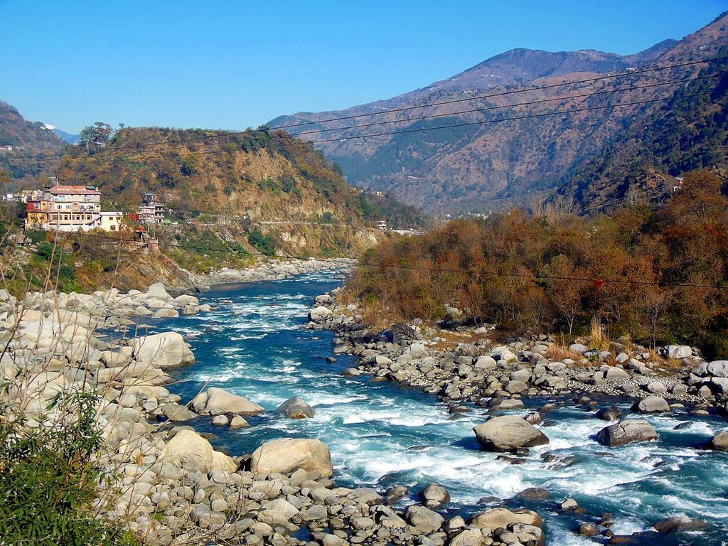 1024x768 India Travel. Picture: Ravi river chamba