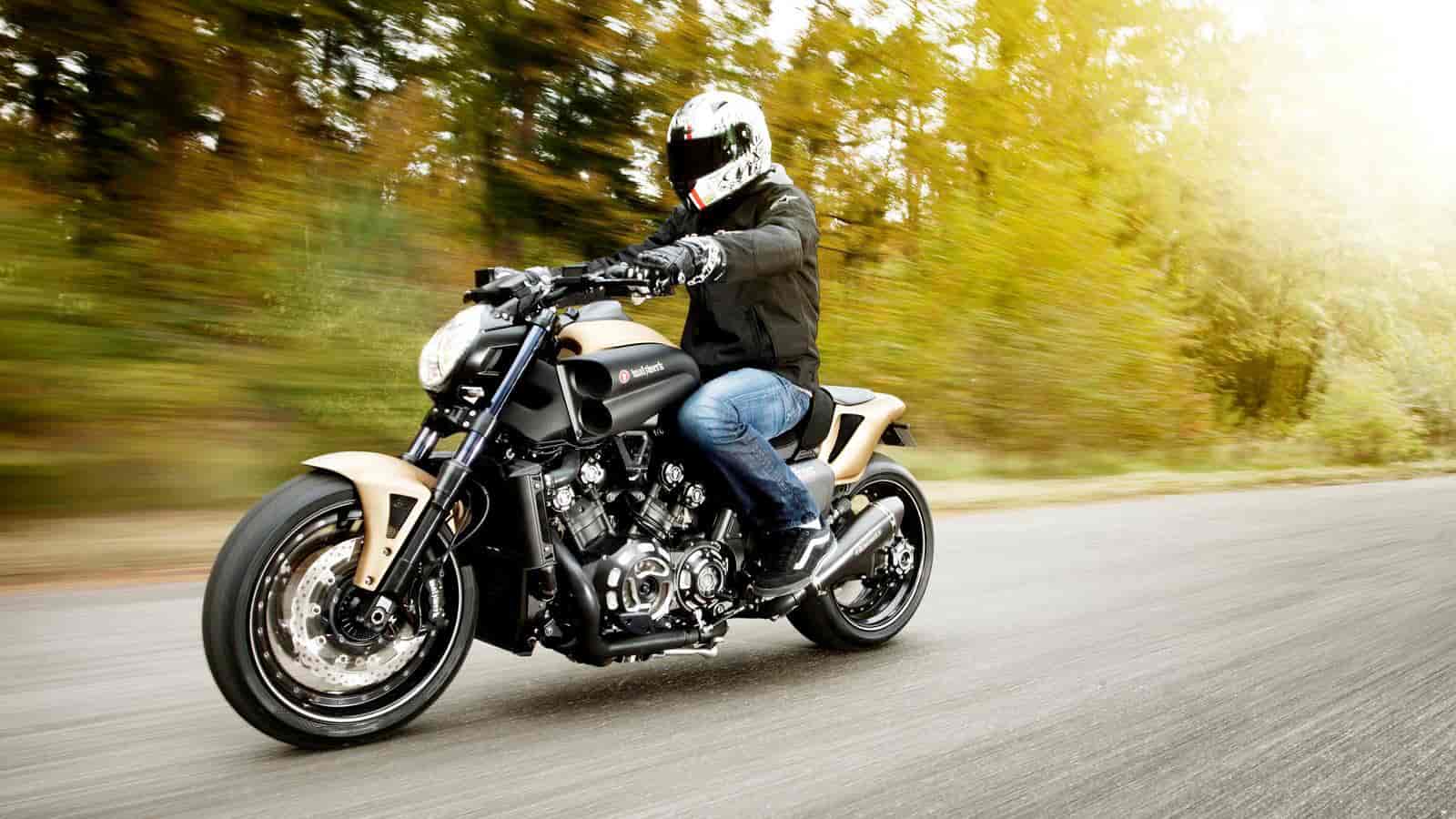 1600x900 Yamaha VMAX Hyper Modified Marcus Walz Review