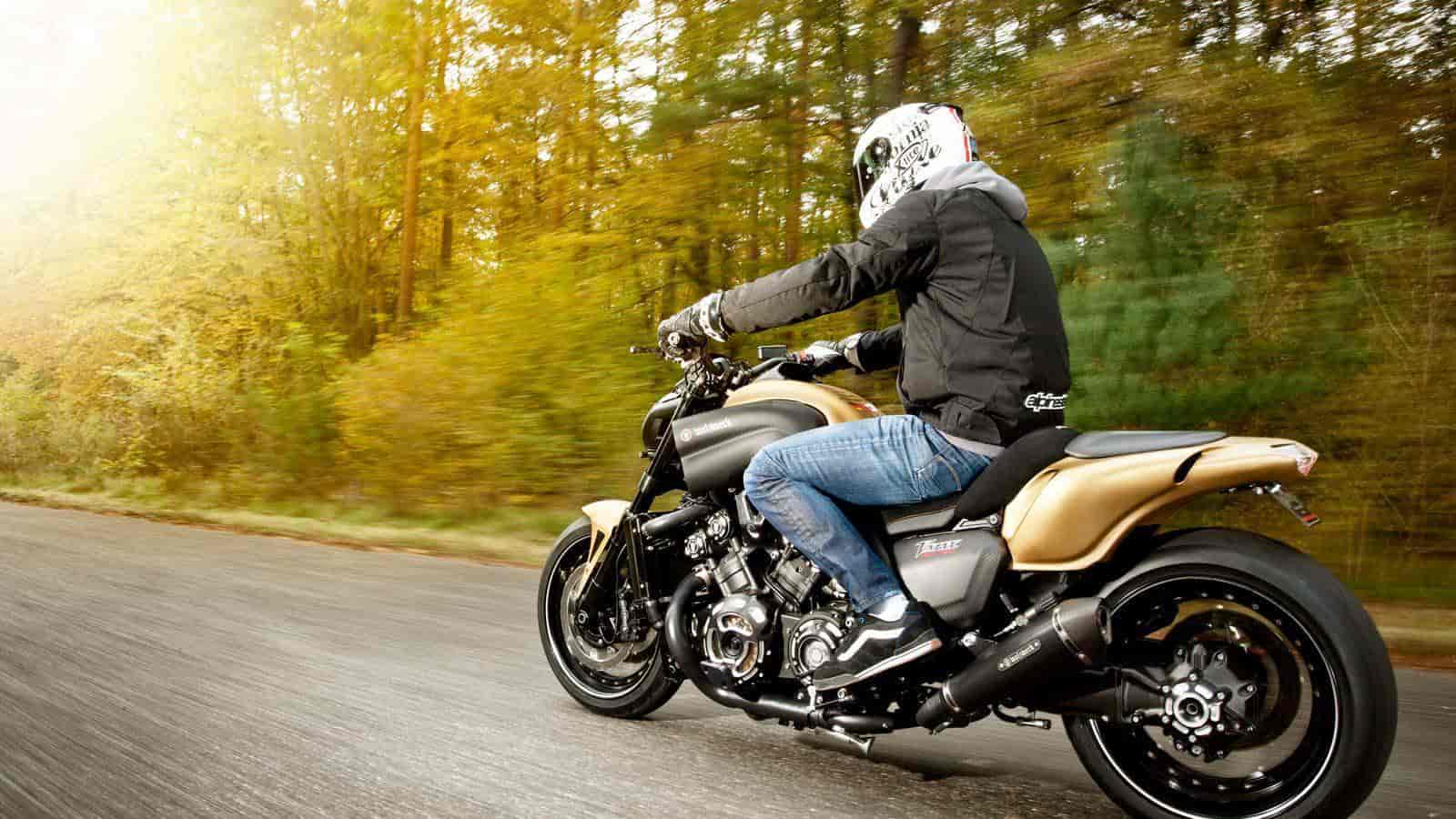 1600x900 Yamaha VMAX Hyper Modified Marcus Walz Review
