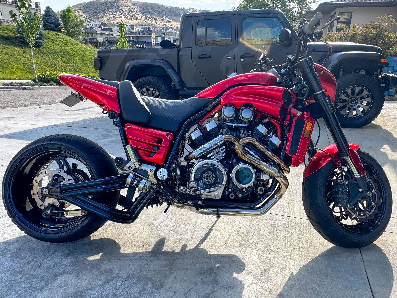 1600x1200 Yamaha VMAX 1300 Custom