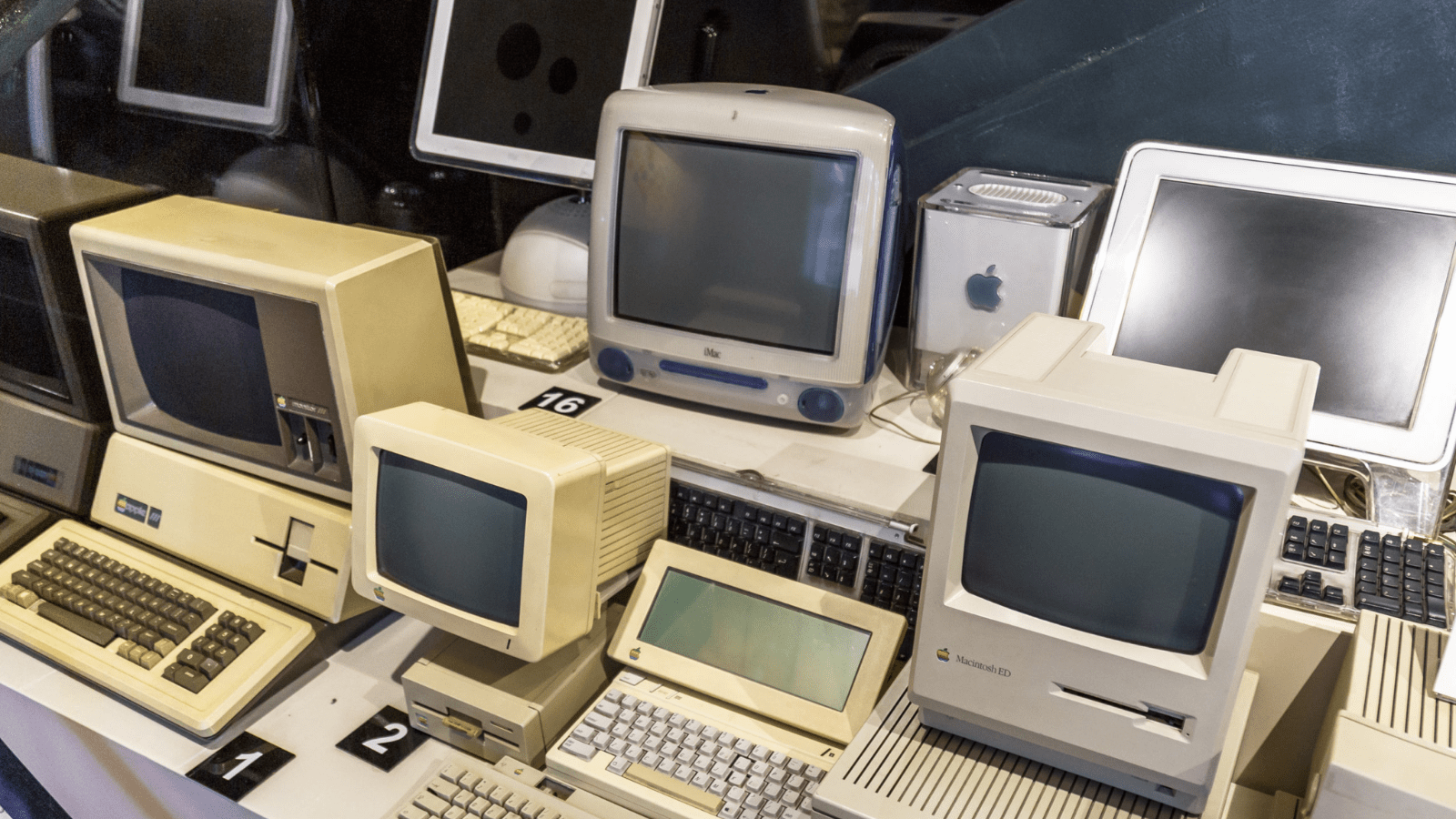 1600x900 Retro is cool, but not when it comes to Internet