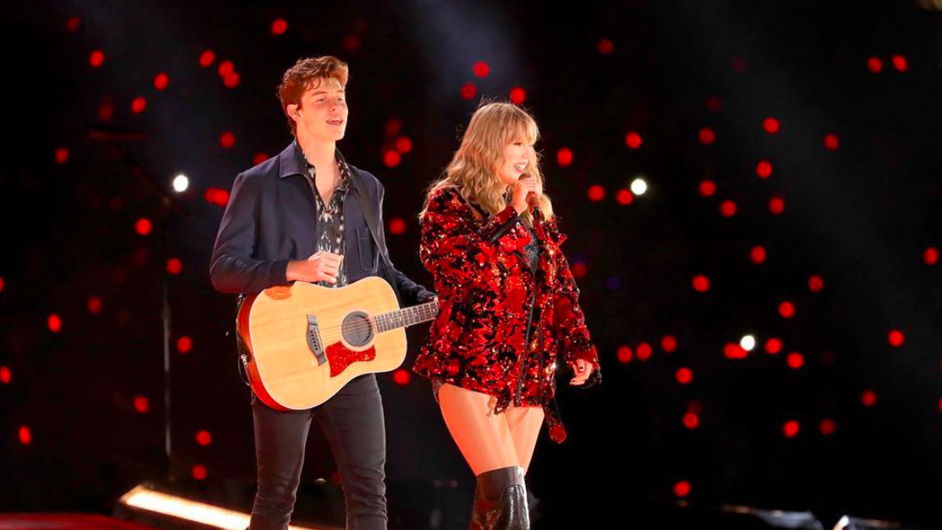 1920x1080 Shawn Mendes Makes Surprise Appearance At Taylor Swift Concert 1 Center