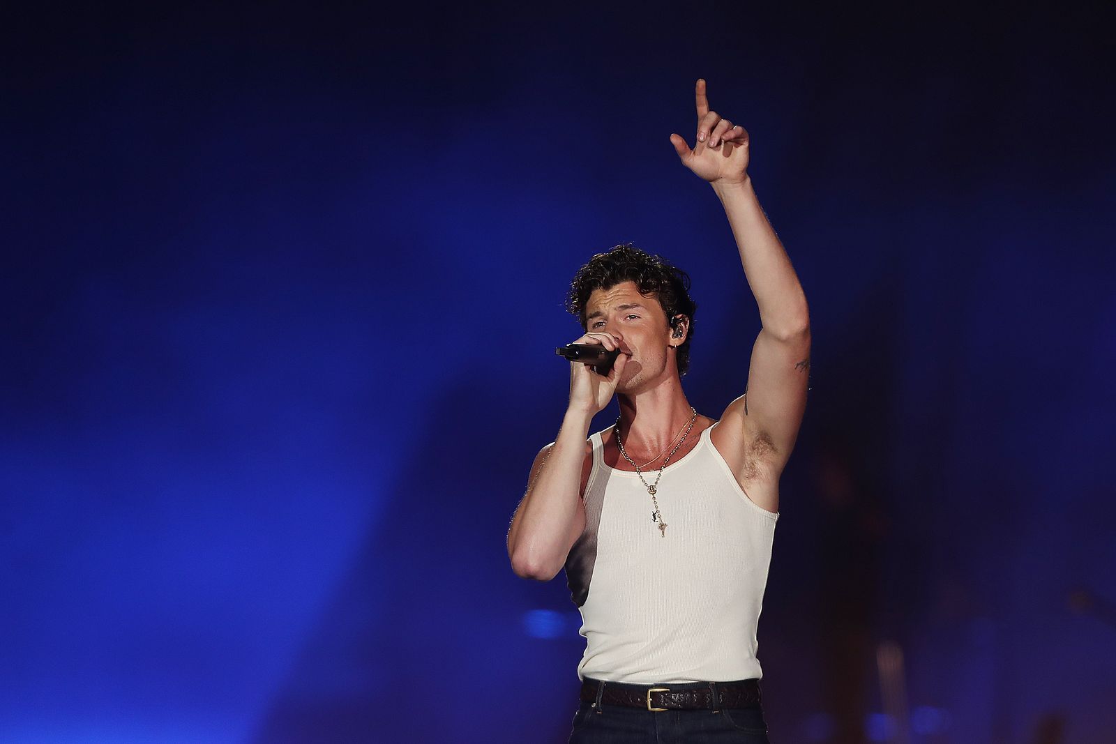 1600x1067 Shawn Mendes Addressed Discourse Around His Sexuality Mid Concert