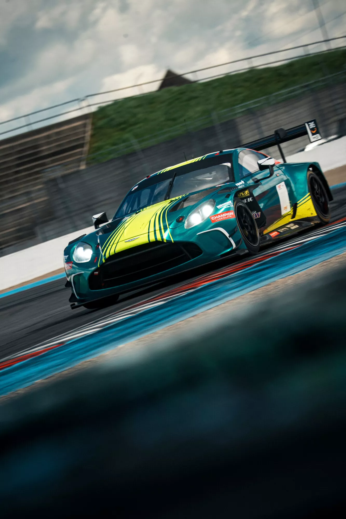 1333x2000 Seven Aston Martin Vantages to contest GT World Challenge Europe opener at Paul Ricard