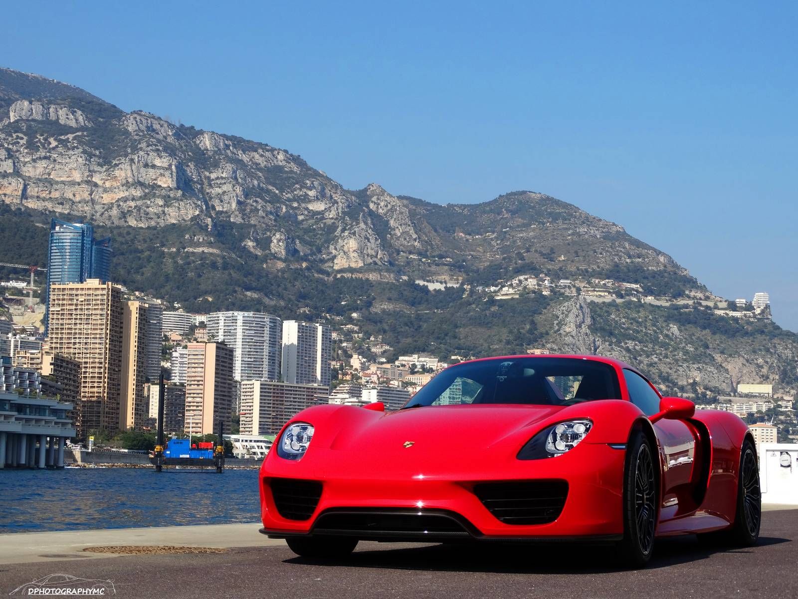 1600x1200 Stunning Red Porsche 918 Spyder Photohoot in Monaco!