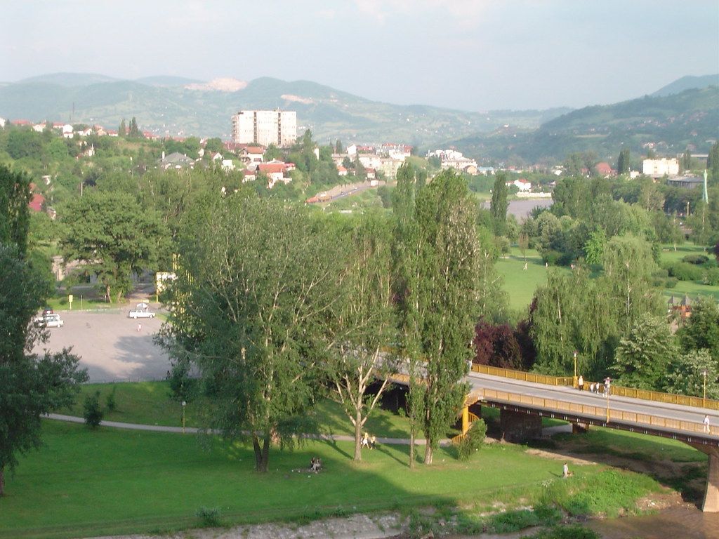 1024x768 Zenica. Зеница Thread