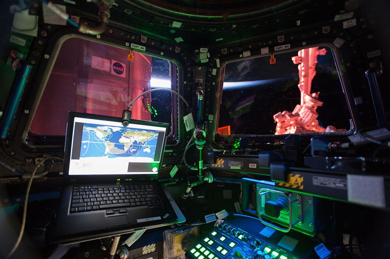 1280x852 ISS 42 Interior View From The International Space Station's Cupola