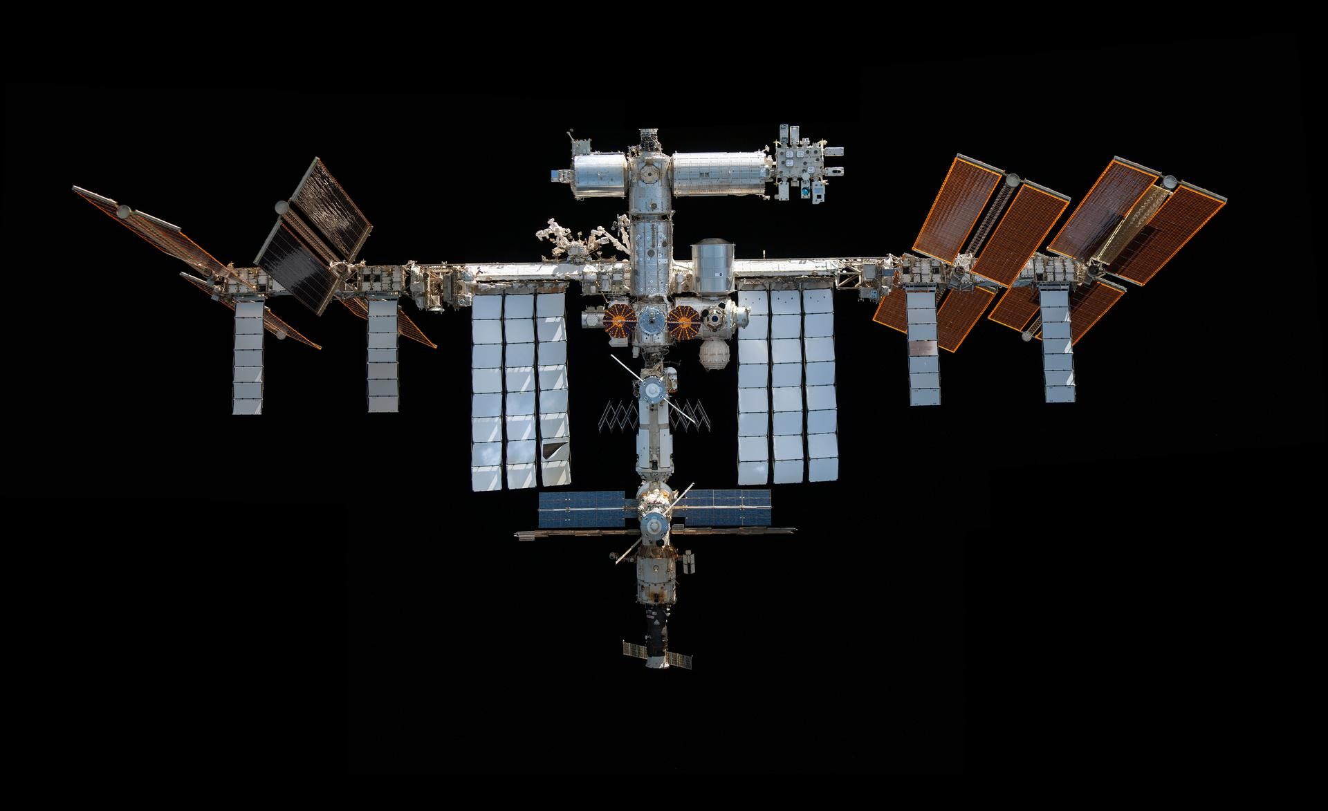 1920x1173 International Space Station Gallery