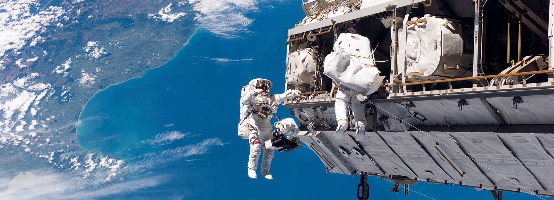 1800x650 international space station: celebrate 20 years of human life in orbit