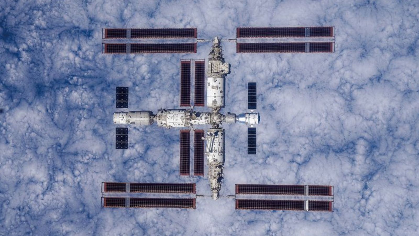 1600x900 Space photo of the week: China's 'heavenly place' space station looms in 1st complete image