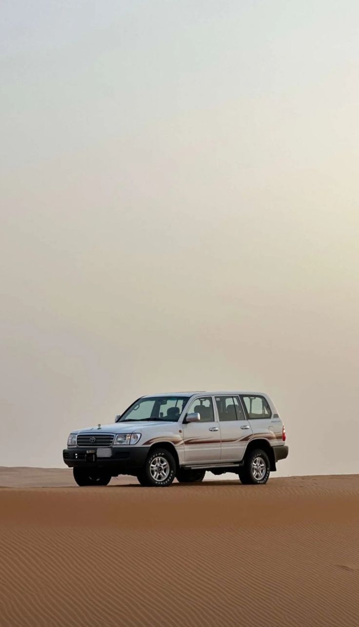736x1284 Toyota Land Cruiser in the Desert. Zepeto avatar ideas, Aesthetic bike, Desert picture
