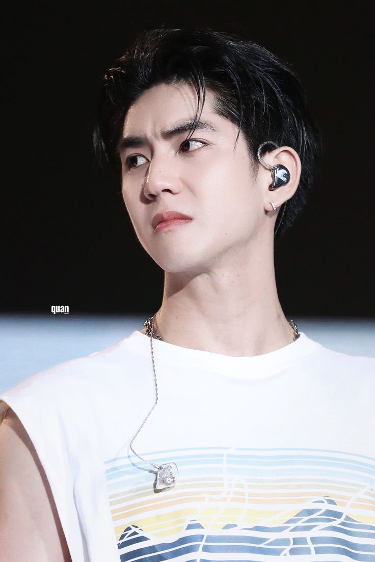736x1104 Sea Tawinan