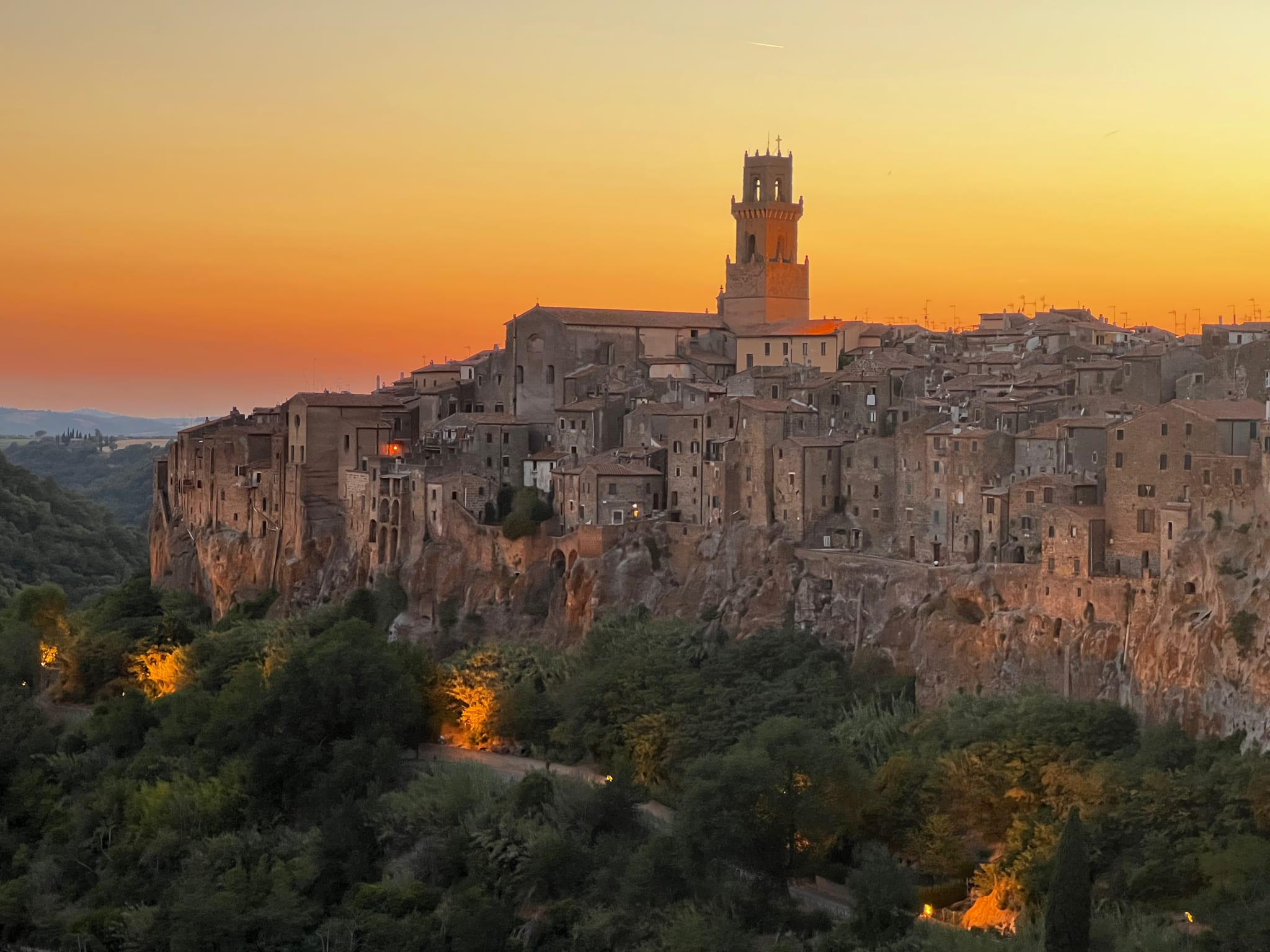 2048x1536 Pitigliano: the red rock town in the heart of Tuscany