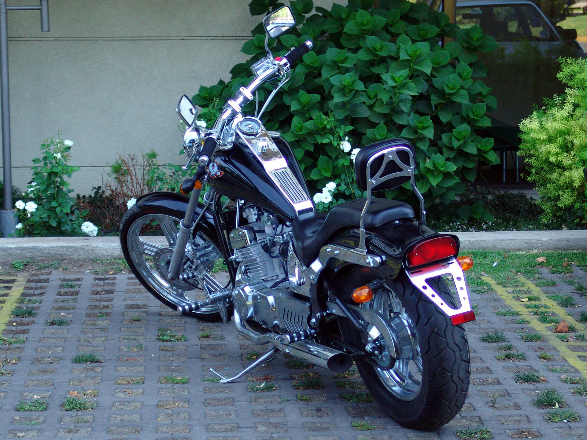 1920x1440 Download Regal Raptor Motorcycle in Action Wallpaper