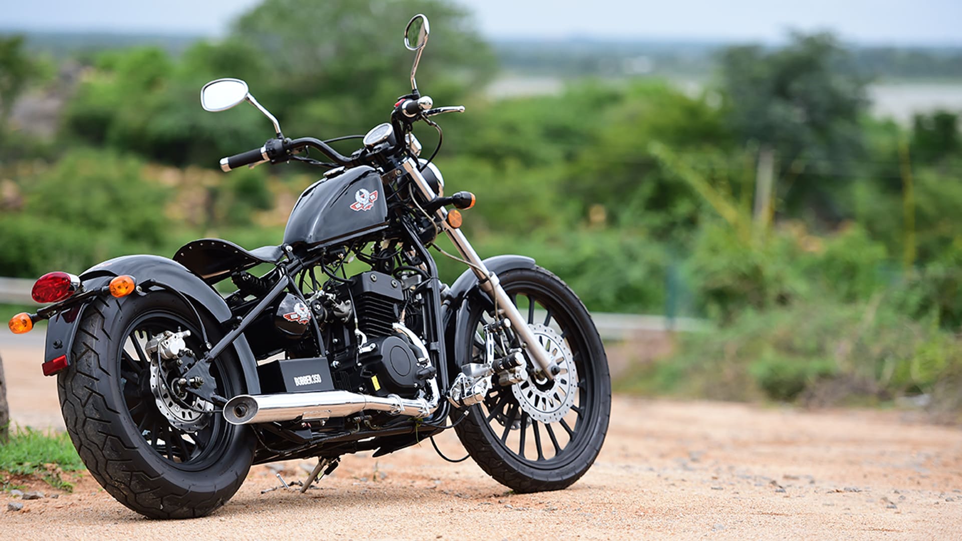 1920x1080 Regal Raptor Bobber 2015 STD Compare Bike Photo