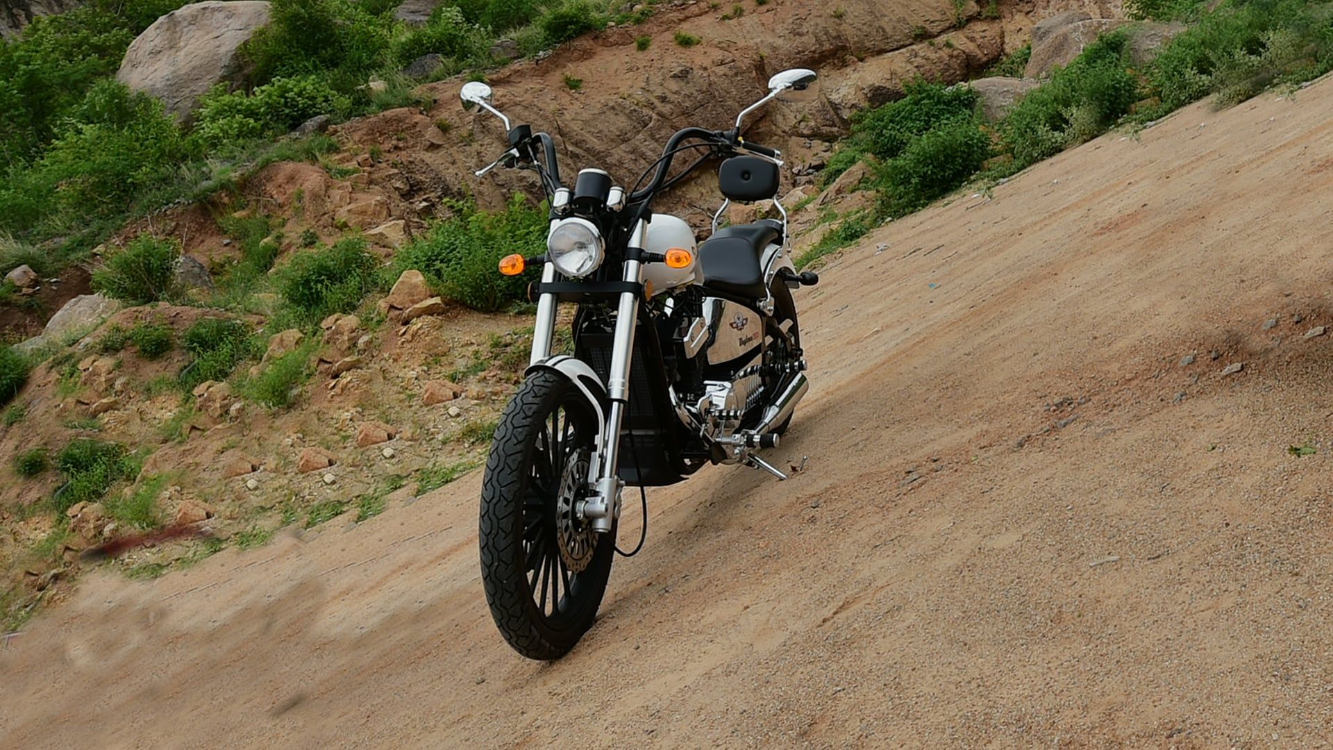 1920x1080 Regal Raptor Daytona 2015 STD Bike Photo