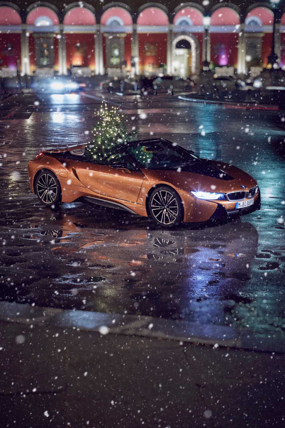 999x1500 BMW I8 Roadster Christmas Powered By BMW Group. (12 2017)