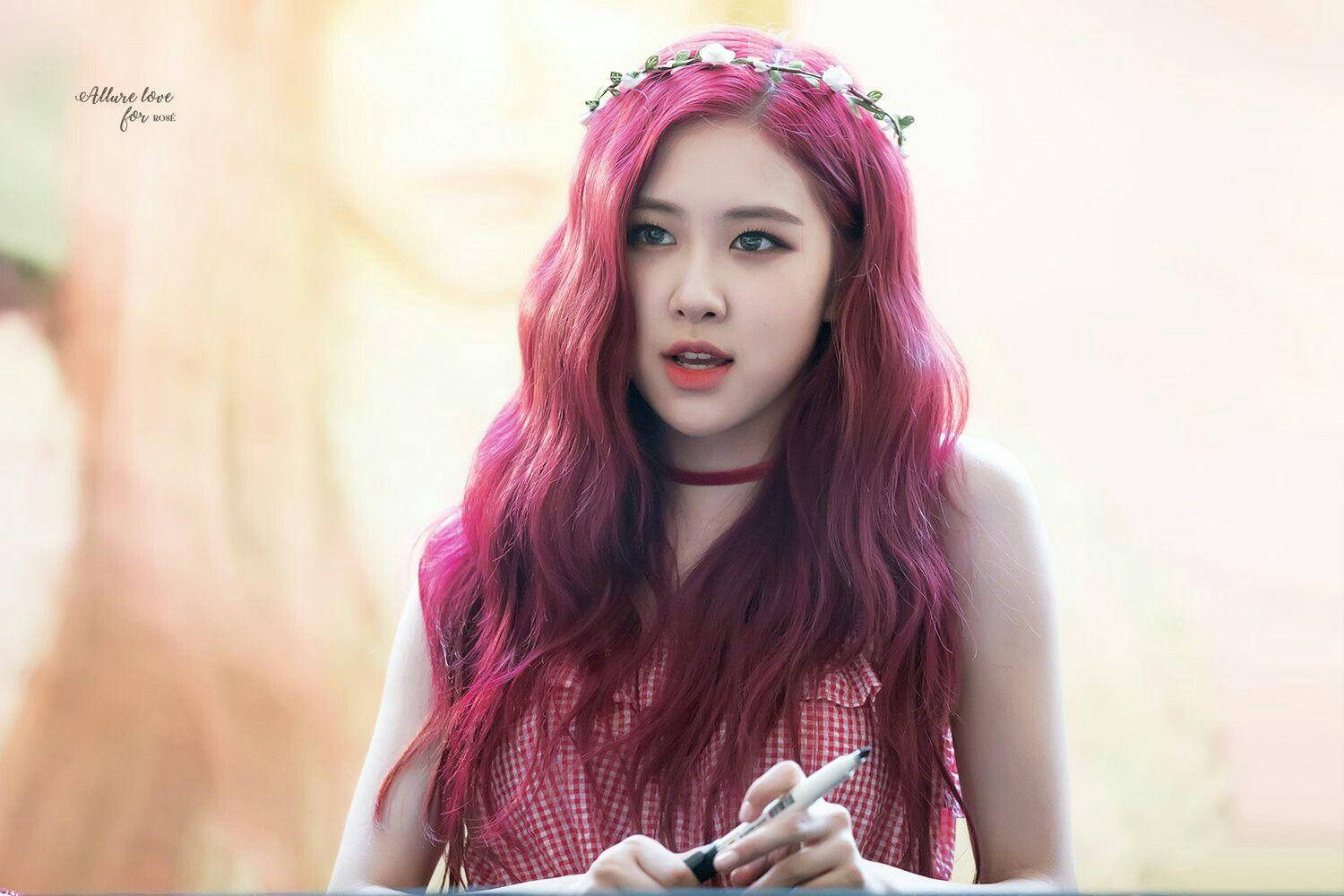 1500x1000 Download Blackpink Cute Rose Wearing Flower Wreath Wallpaper