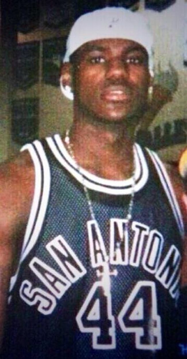 650x1242 Rookie lebron james. Lebron school picture, Lebron james wallpaper, Lebron james lakers