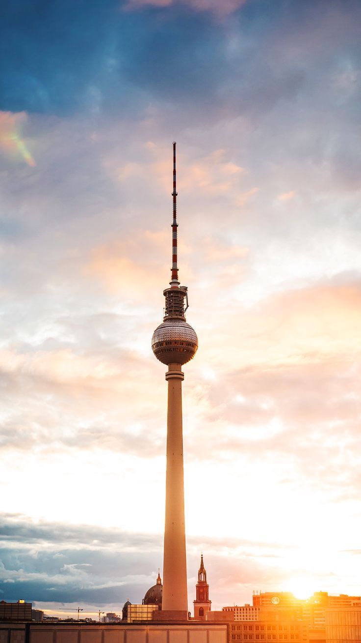 736x1308 Berlin
