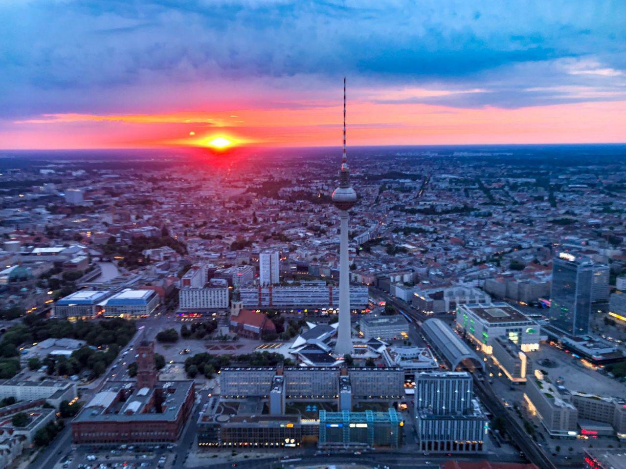 1280x960 Luftbild Fernsehturm Berlin