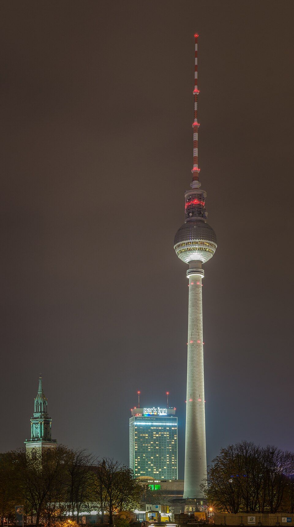 960x1720 Fernsehturm Berlin at night (MK)
