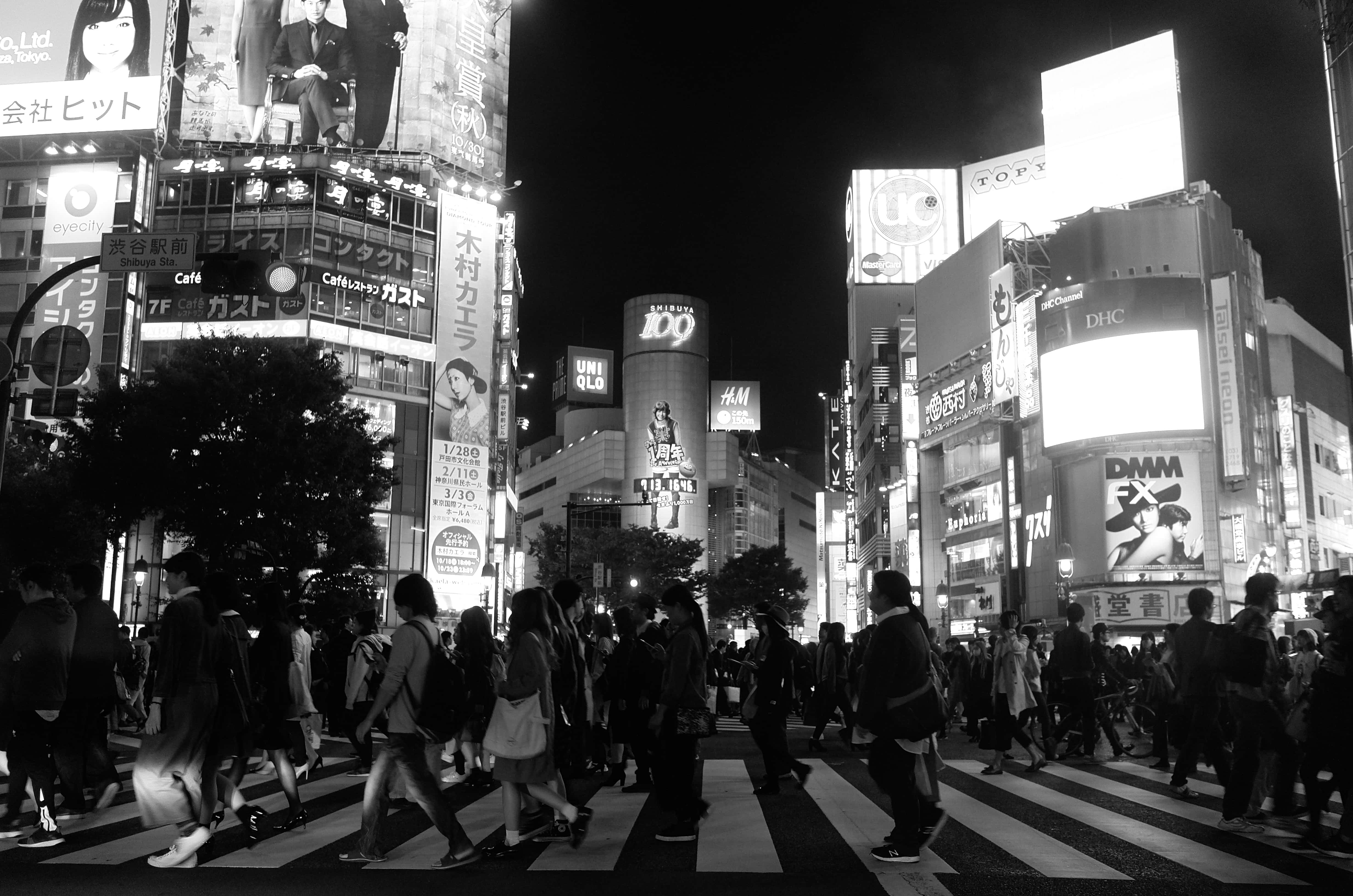 4928x3264 Download Japan Black And White Shibuya Crossing Wallpaper