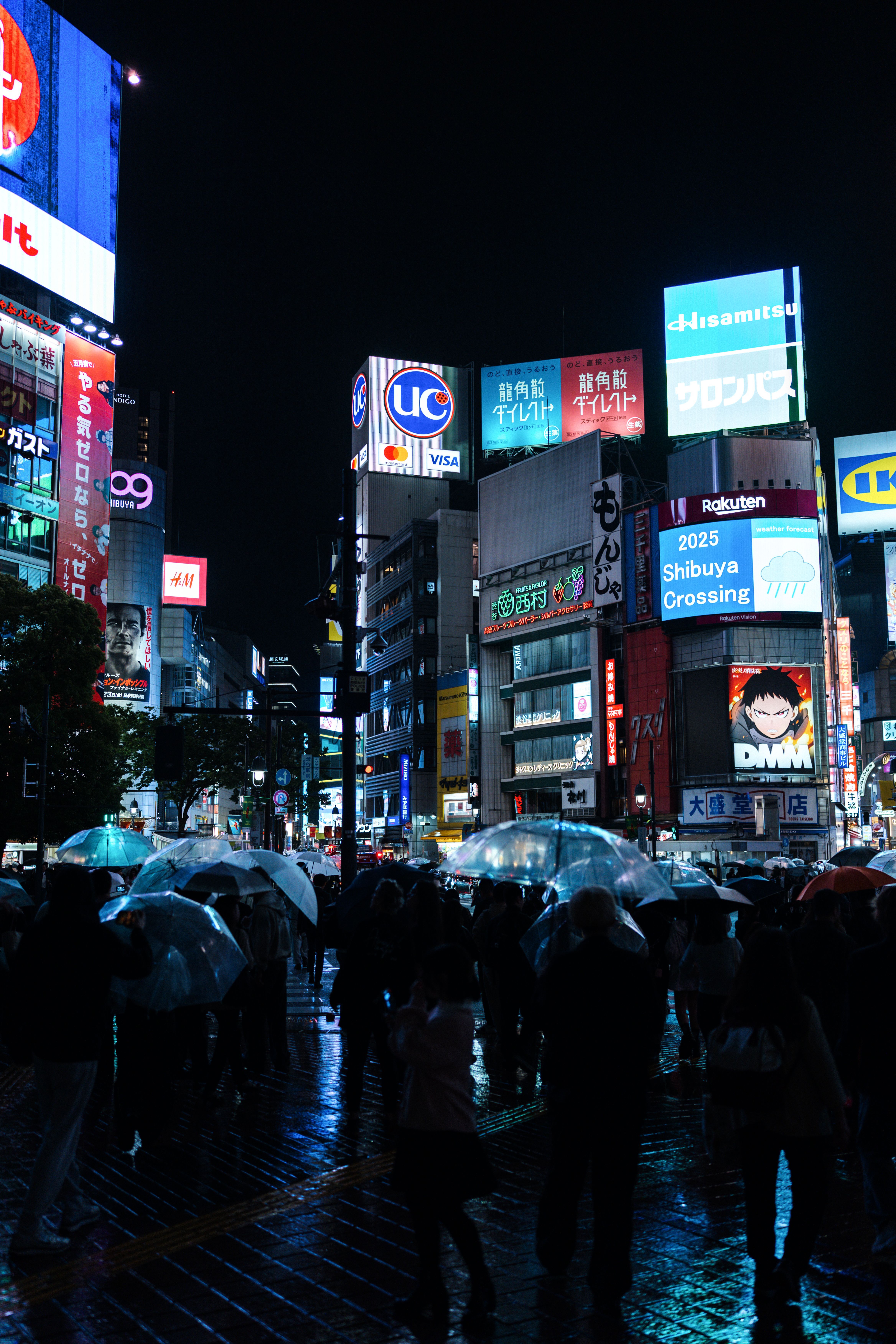4672x7008 Night Scene at Shibuya Crossing, Tokyo · Free
