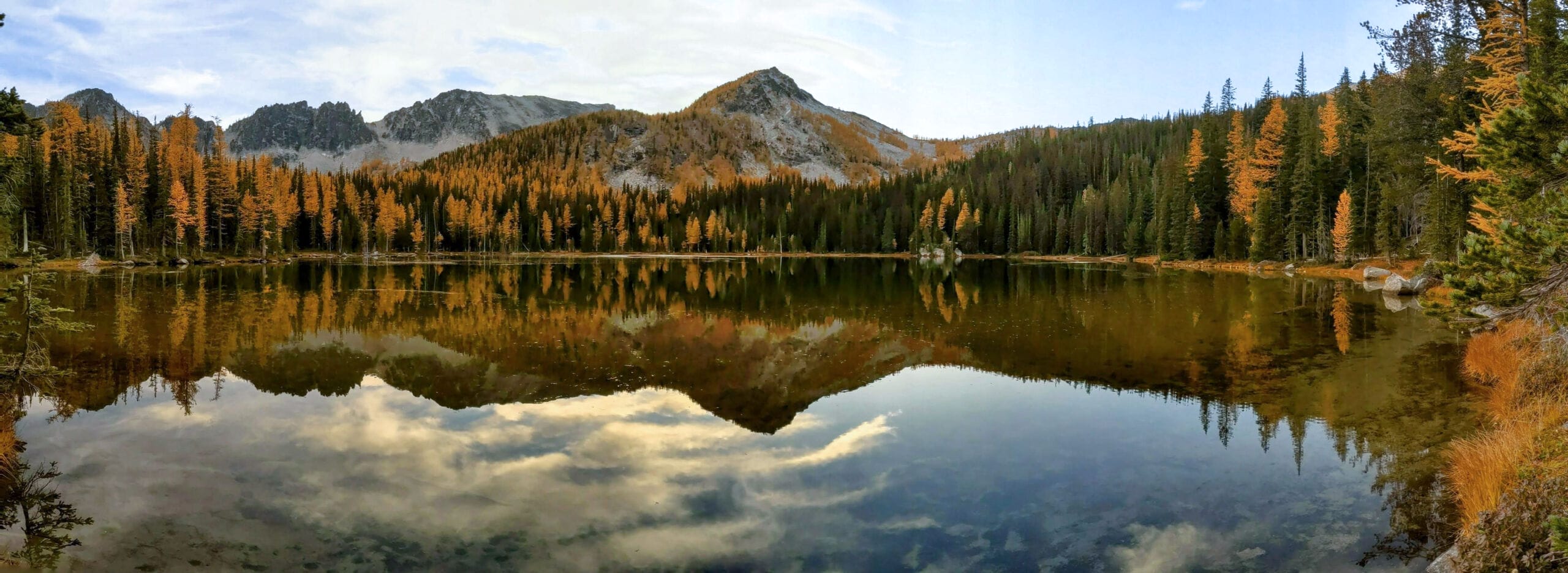 2560x935 Larch Hikes Guide