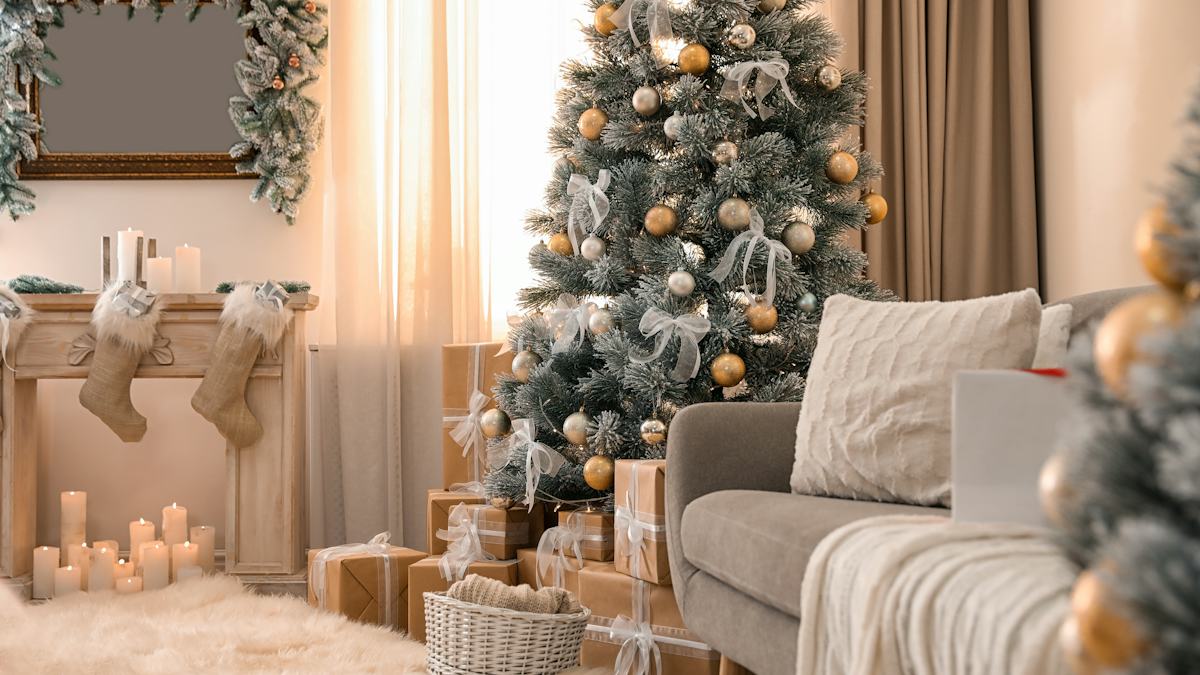 1200x675 Christmas Tree Zoom Background That Are Colorful & Festive