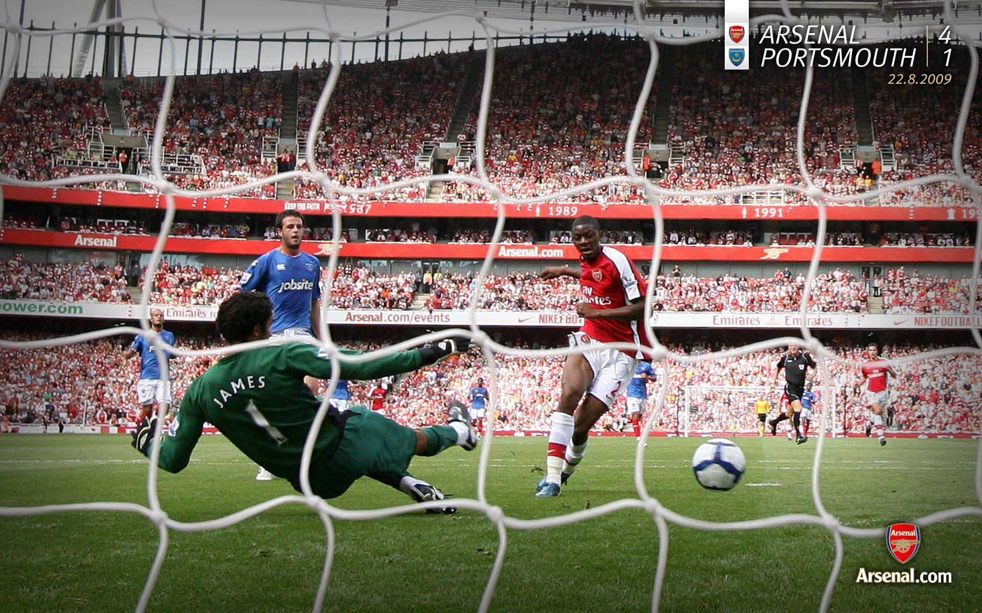 1920x1200 Arsenal Triumphs: Iconic Goal Moment in HD Sports Wallpaperx1200