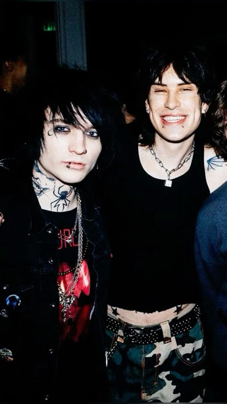 736x1308 Jake Webber and Johnnie guilbert