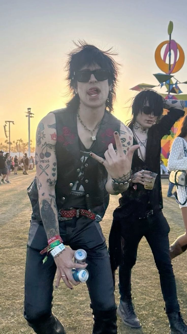 736x1308 Jake and Johnnie