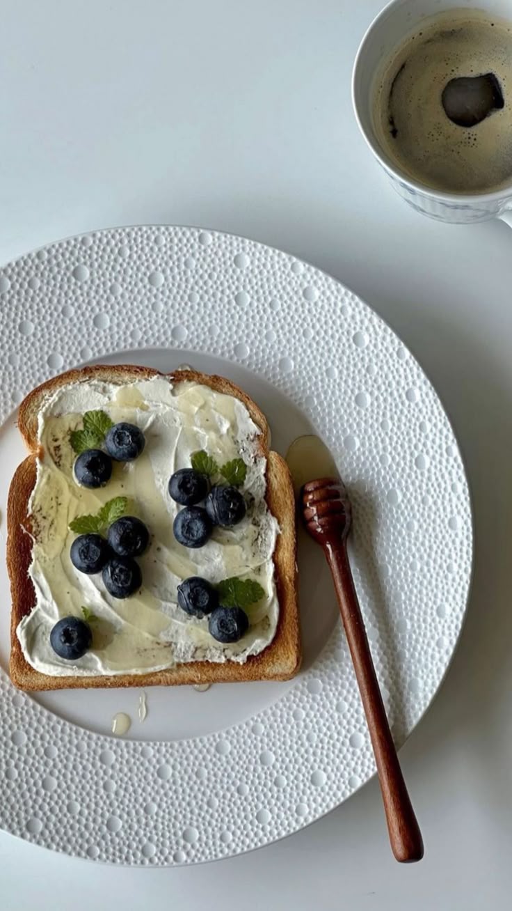 736x1308 Delicious Breakfast Idea: Cream and Blueberry Toast. Aesthetic toast wallpaper, French toast wallpaper, Breakfastideas