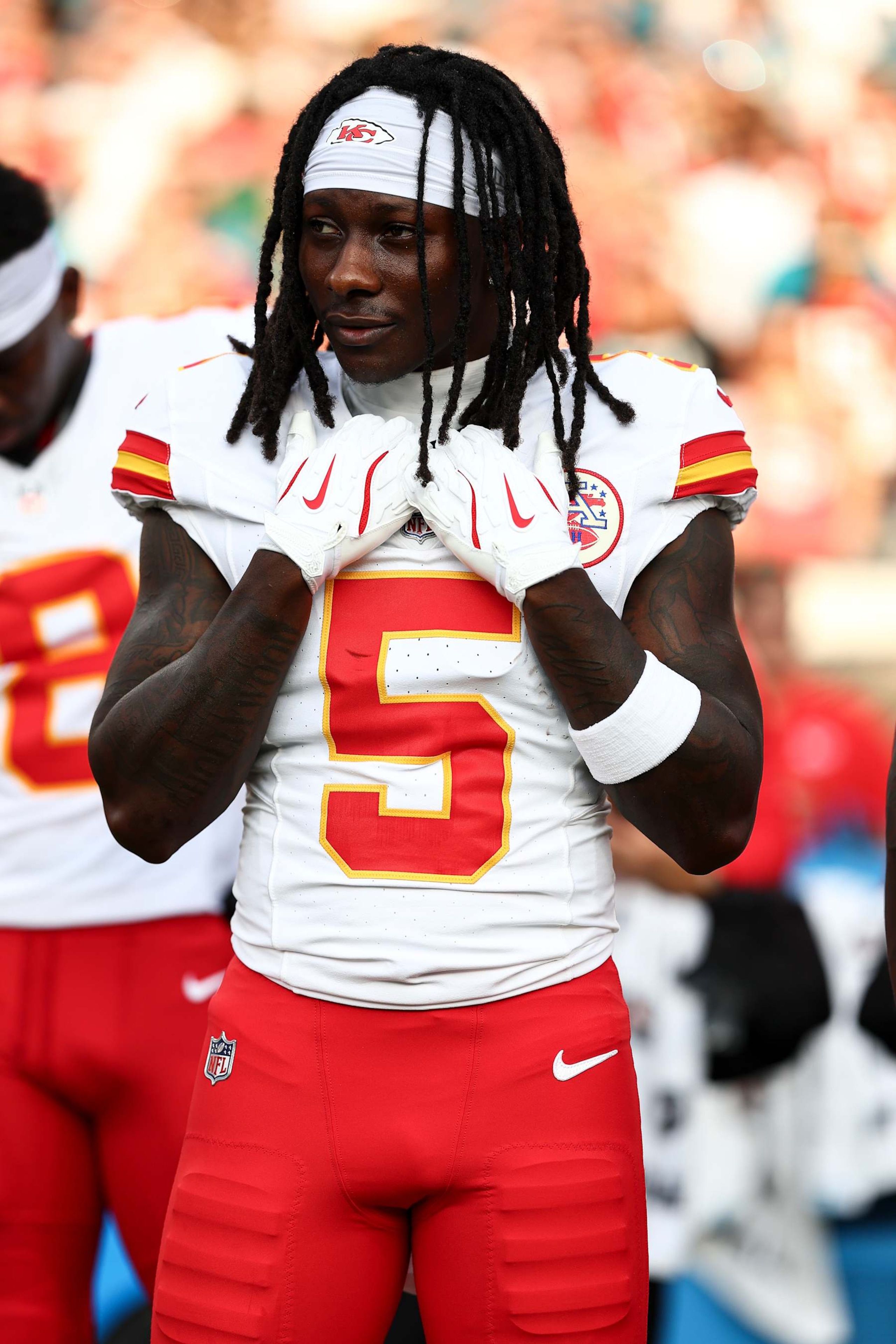 2560x3840 NFL Rumors: Chiefs' Marquise Brown Expected To Miss 4 6 Weeks With Shoulder Injury