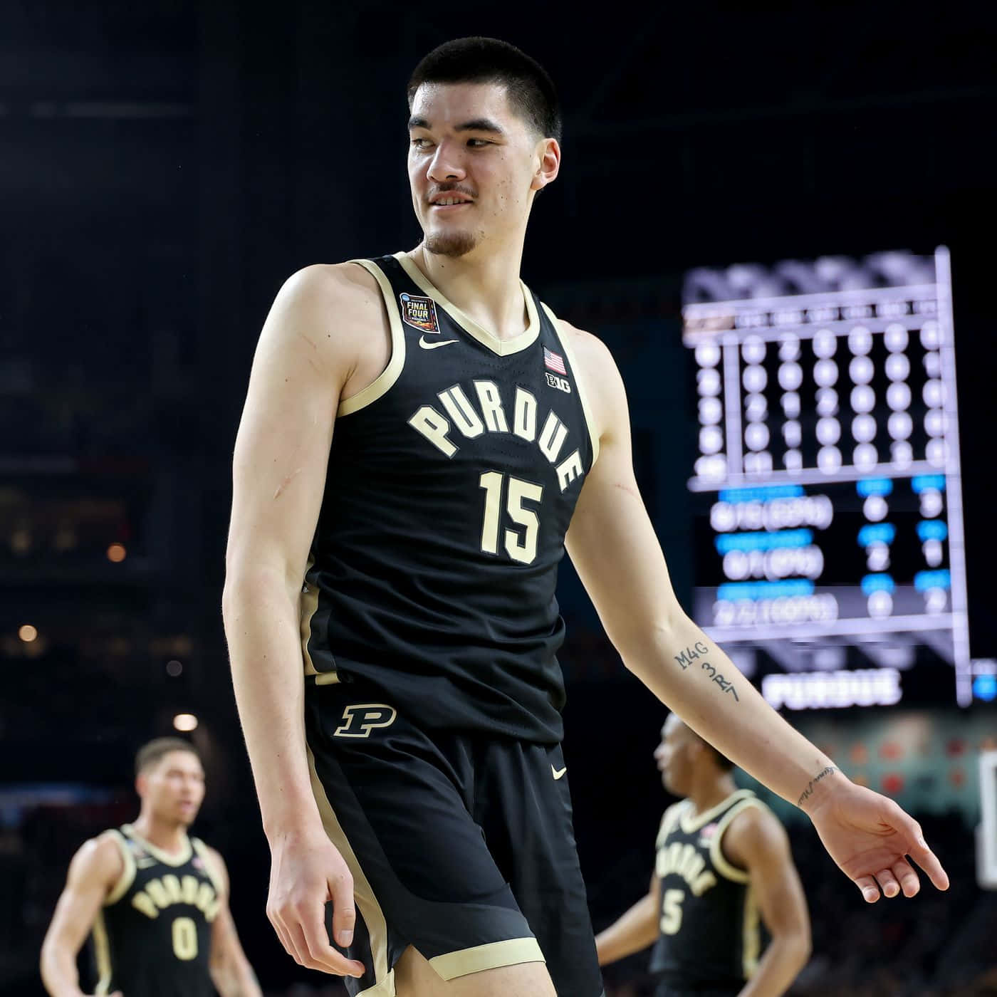 1400x1400 Download Purdue Basketball Player Zach Edey Wallpaper