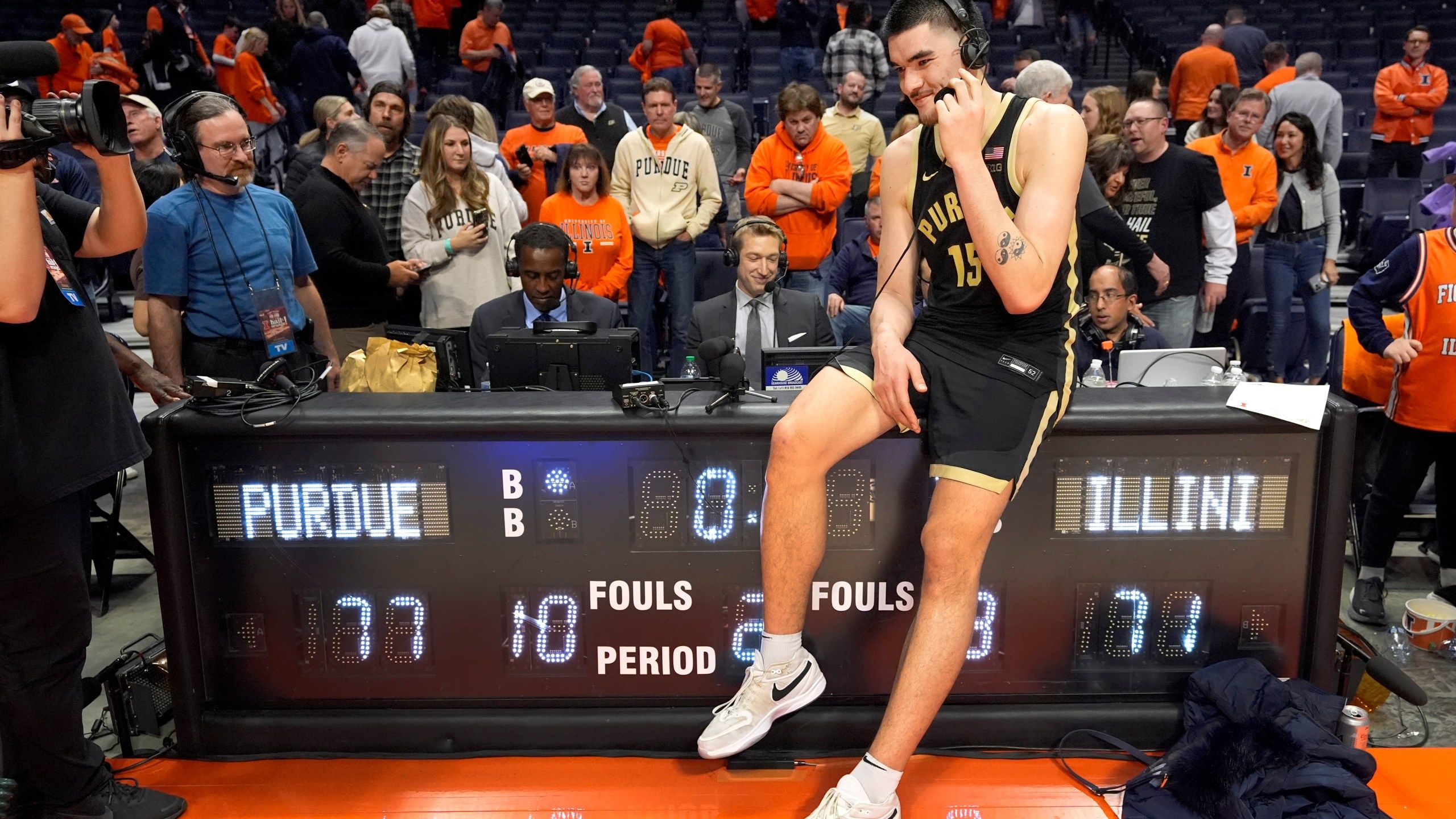 2560x1440 Edey Helps Rally No. 3 Purdue To 77 71 Win At No. 12 Illinois To Clinch Outright Big Ten Title