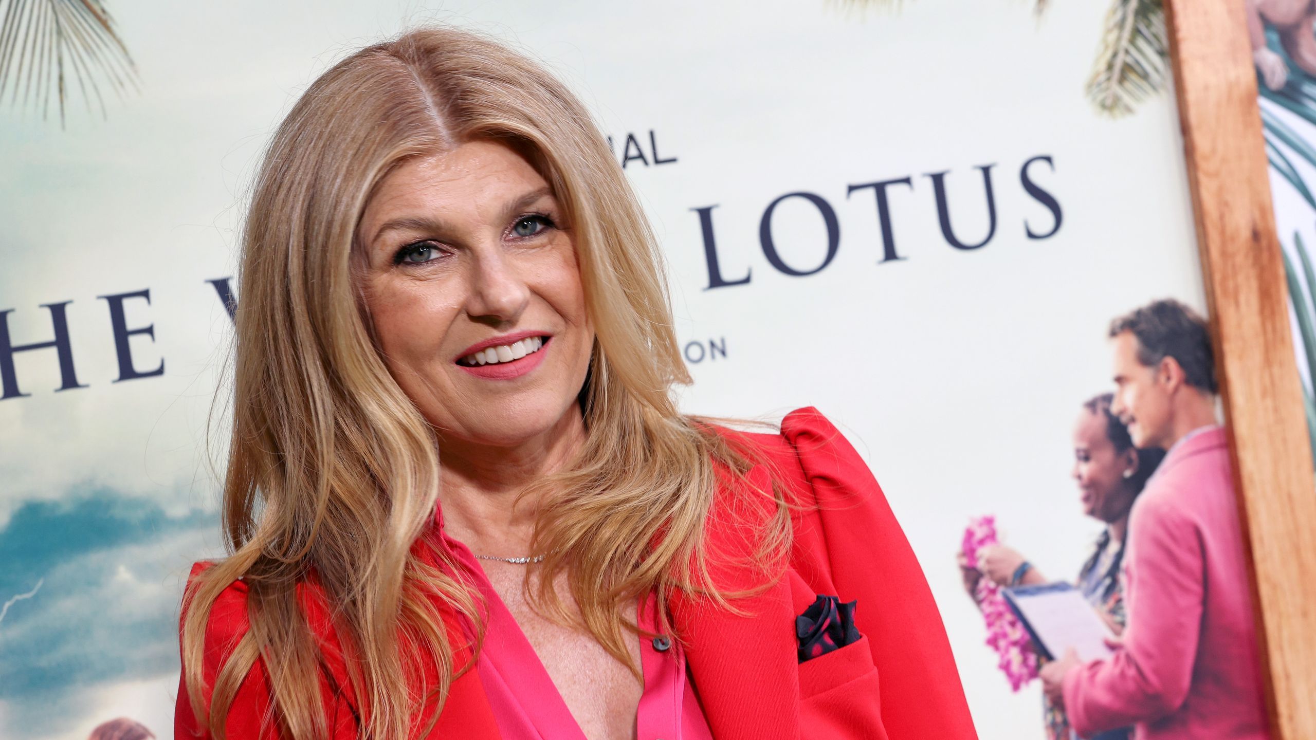 2560x1440 Connie Britton Buys Midcentury Style Influenced Home For $5.6 Million